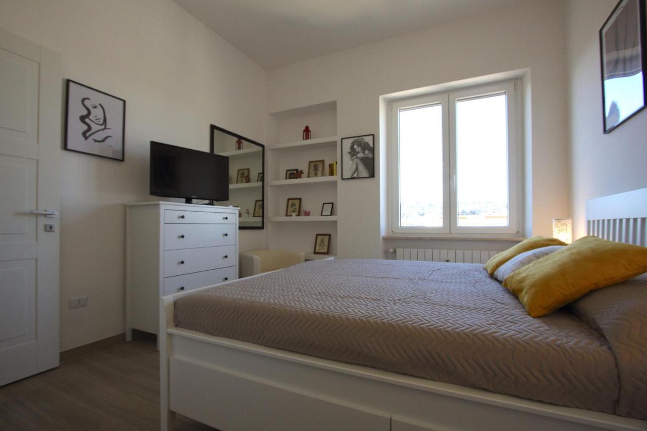 Sunny Flaminio Terrace Penthouse — Photos 3